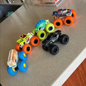 Monster Truck Toy Set - Multicolor